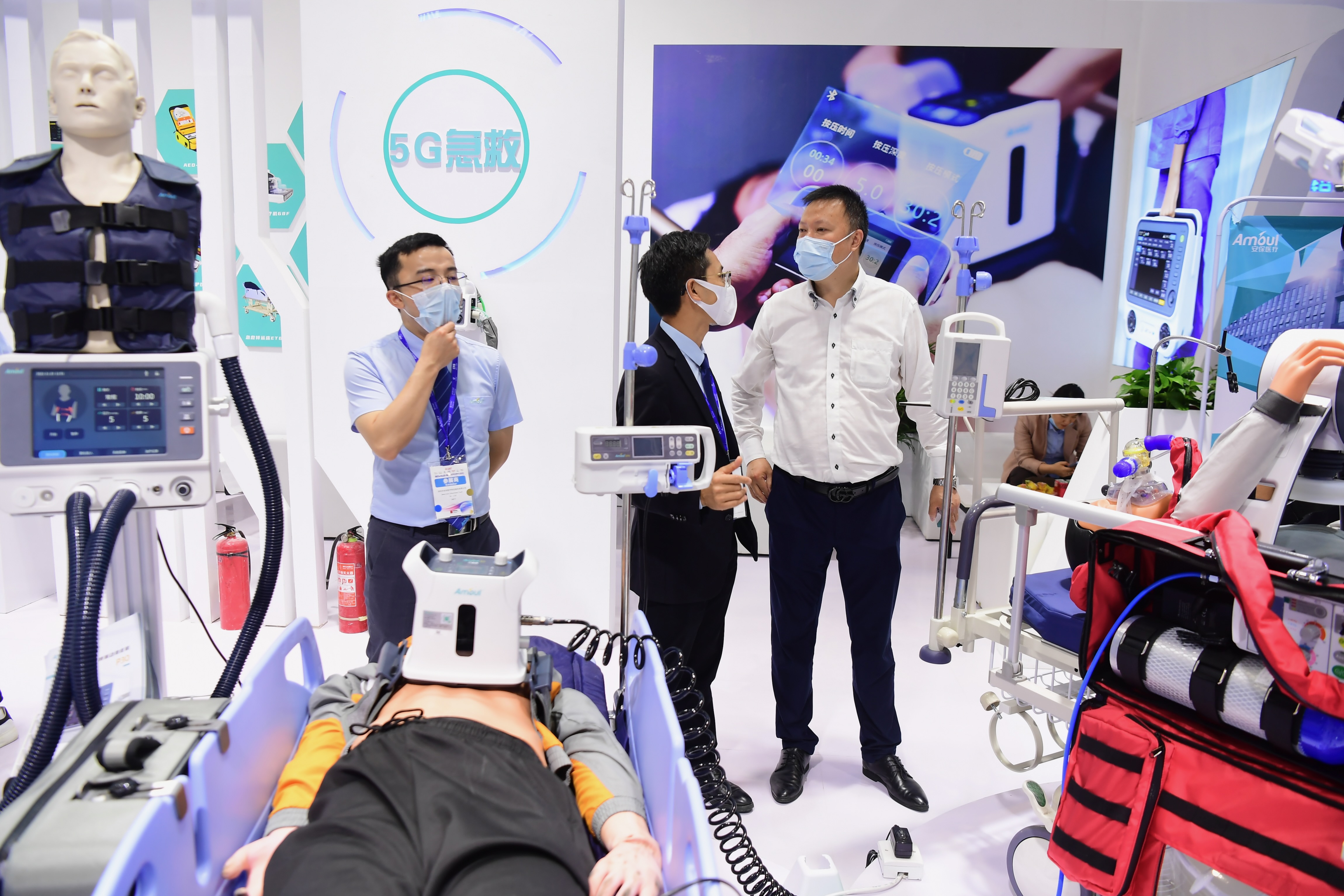 Fair showcases cuttingedge medical equipment_EYESHENZHEN