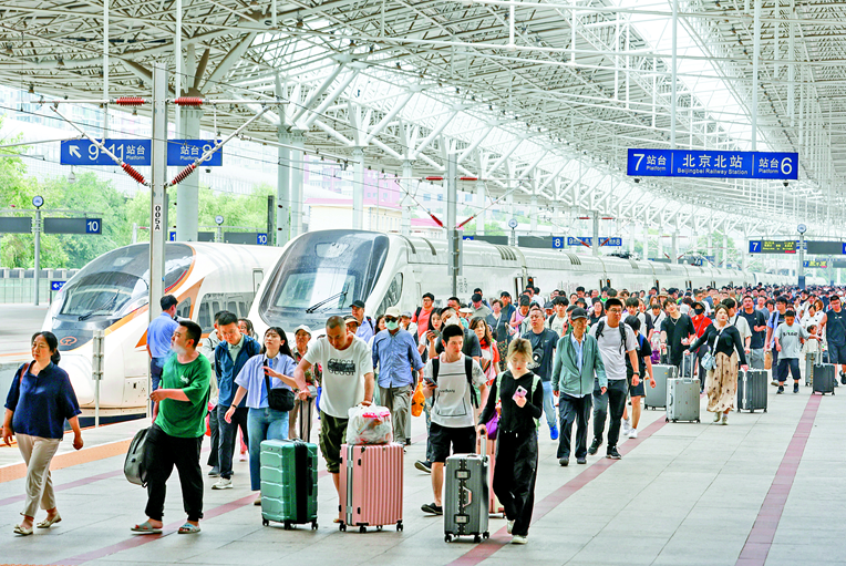 Country' s railways transport 423M passengers in July_EYESHENZHEN